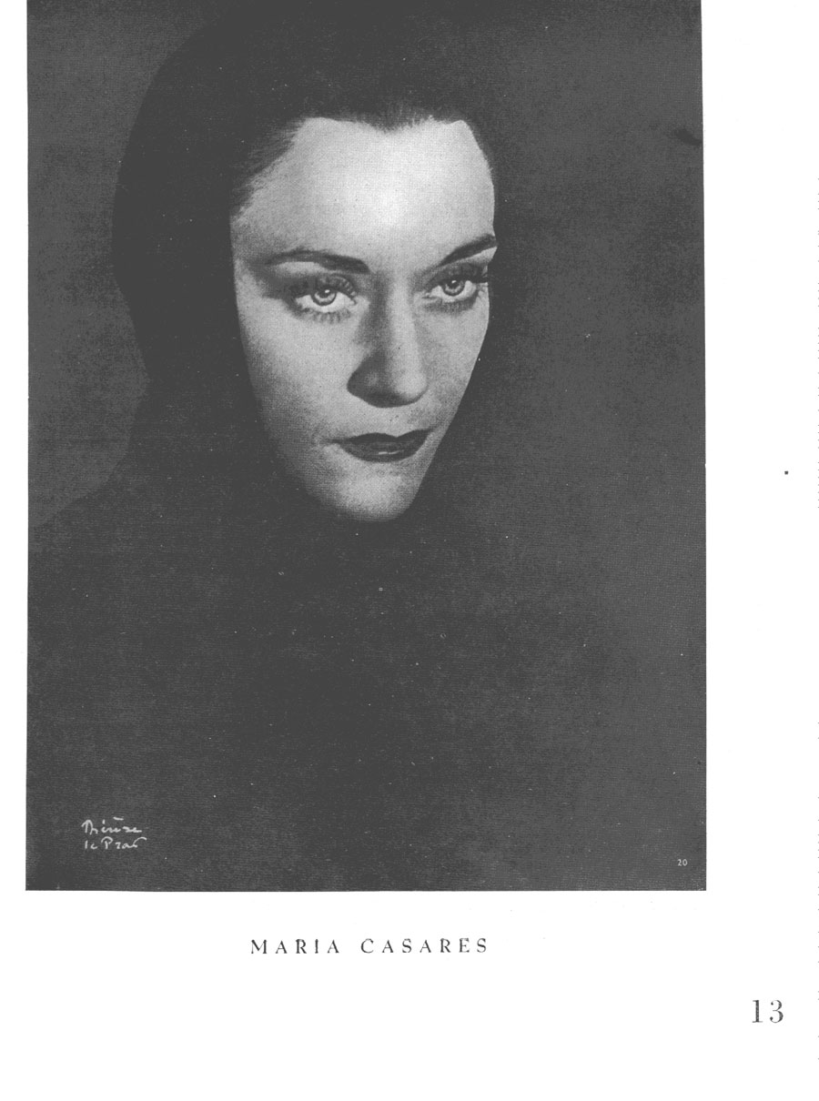 Reproducción de una página de la revista, con un retrato a toda página y en blanco y negro de la actriz María Casares